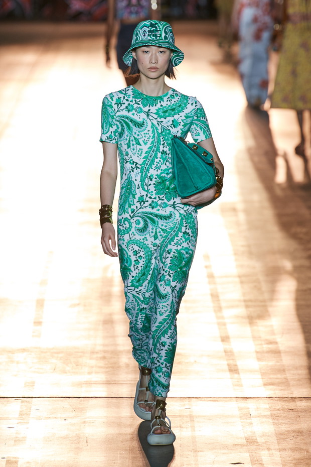 Etro wiosna-lato 2022