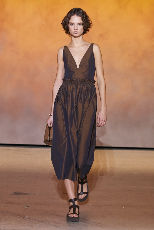 Hermès wiosna-lato 2022. Między modą a sztuką