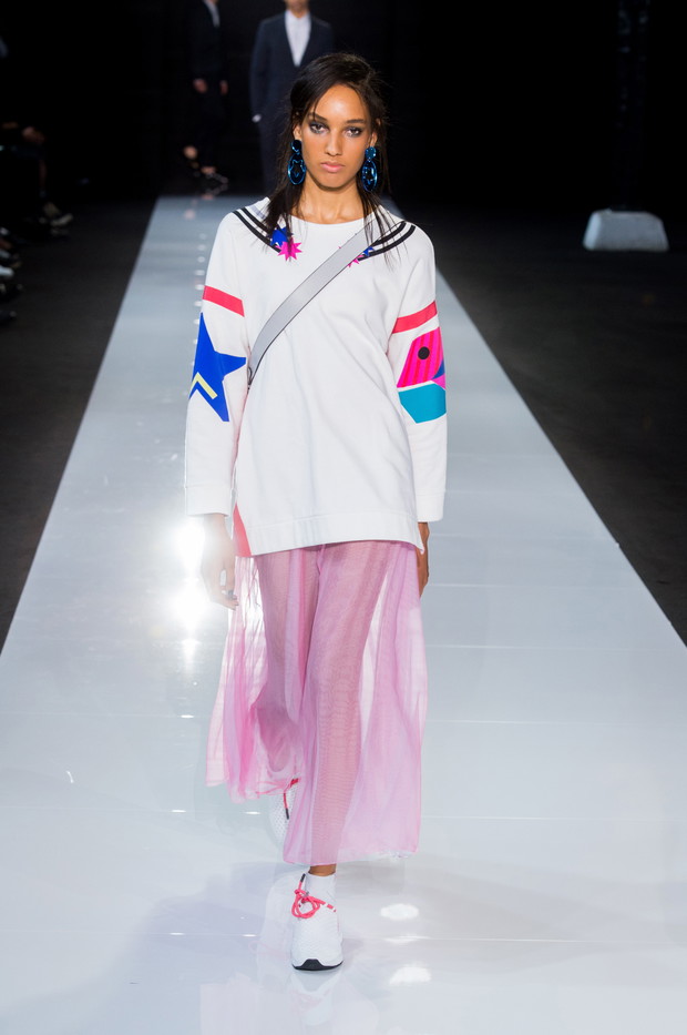 Pokaz Emporio Armani SS18