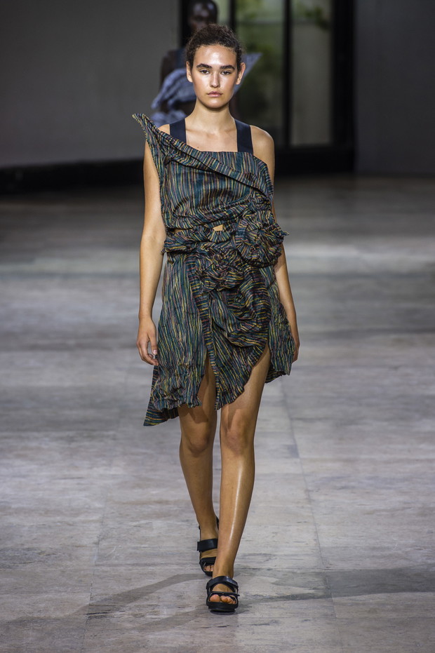 Pokaz Issey Miyake SS19