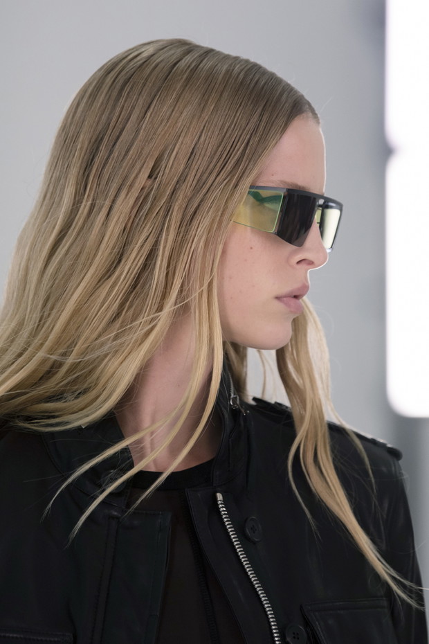 Okulary przeciwsłoneczne z filtrem Helmut Lang, trendy wiosna lato 2020