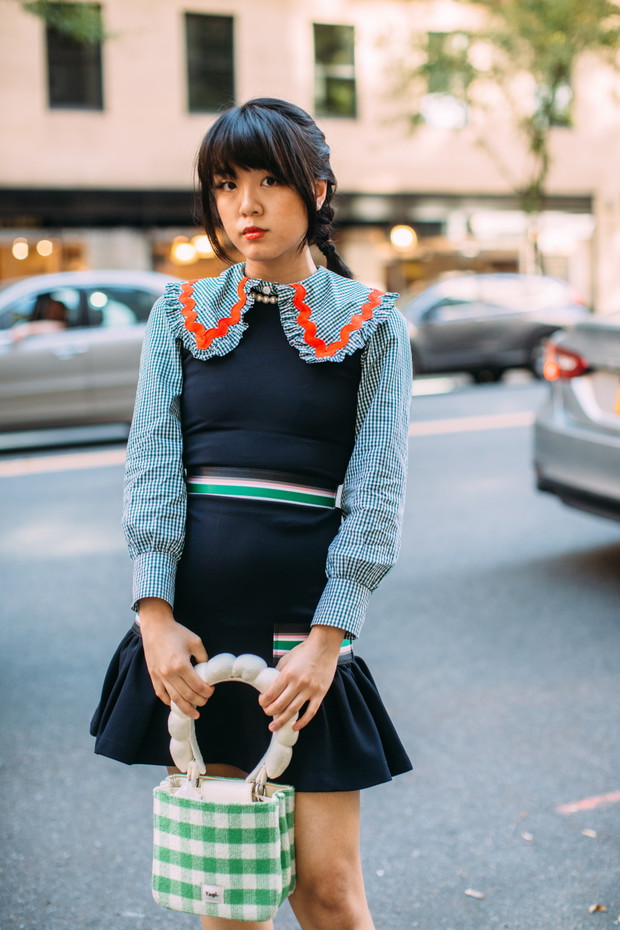 Stylizacje z NYFW wiosna-lato 2022 street fashion
