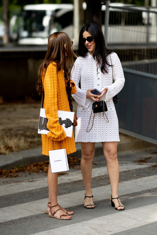 Moda uliczna na Paris Haute Couture Week jesień-zima 2023/2024