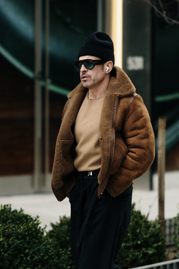 Jak noszą się teraz najbardziej stylowe dziewczyny z branży mody? Najmodniejsze stylizacje z ulic Nowego Jorku street style NYFW jesień-zima 2023/2024