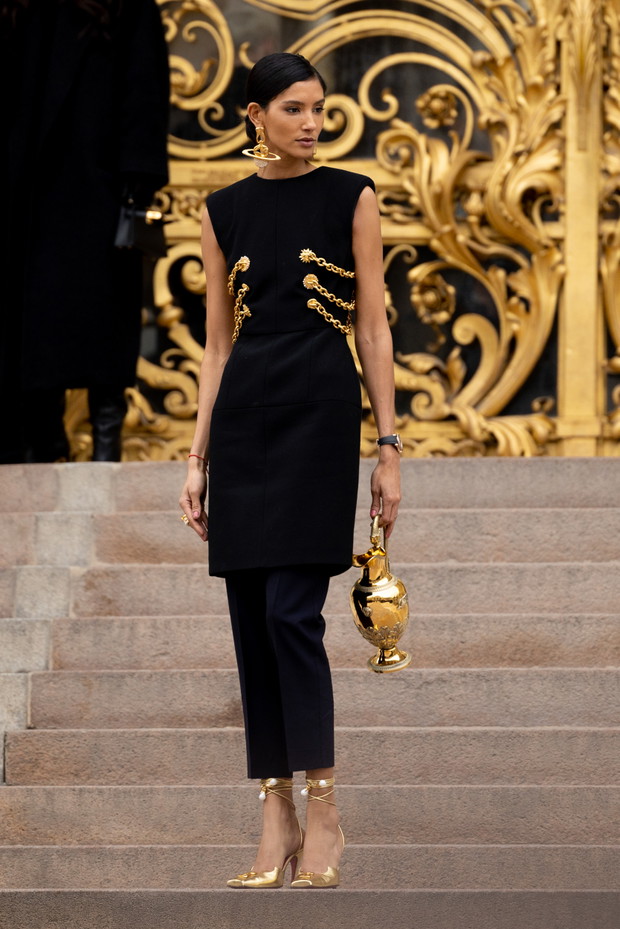 Jak noszą się teraz najbardziej stylowe dziewczyny z branży mody? Przegląd stylizacji z Paris Couture Week street style