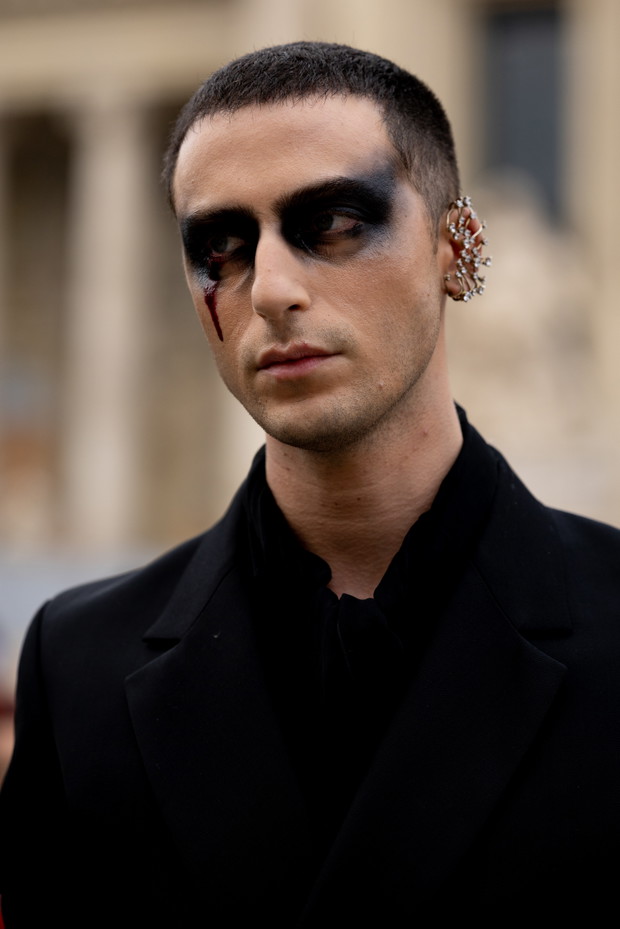 Jak noszą się teraz najbardziej stylowe dziewczyny z branży mody? Przegląd stylizacji z Paris Couture Week street style
