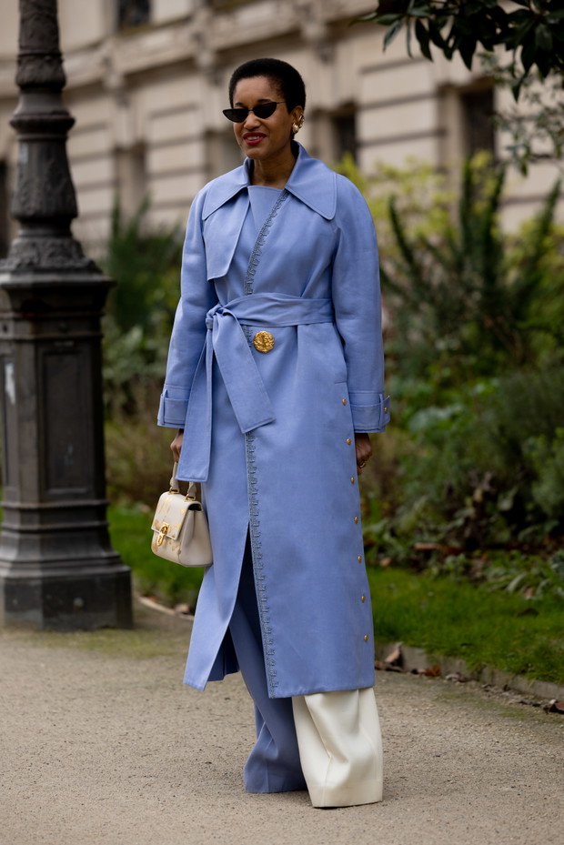 Jak noszą się teraz najbardziej stylowe dziewczyny z branży mody? Przegląd stylizacji z Paris Couture Week street style