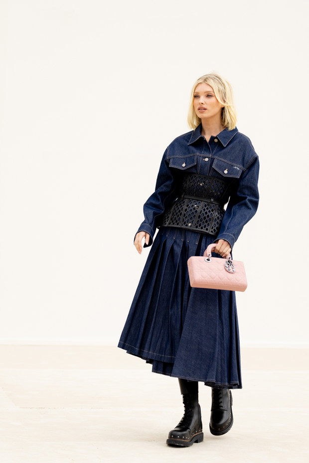 Street style po francusku. Najlepsze stylizacje prawdziwych paryżanek oraz gości Tygodnia mody w Paryżu wiosna-lato 2023