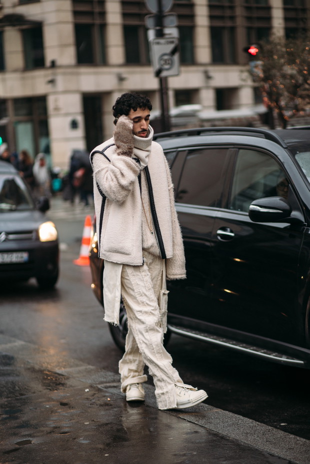 Street style po francusku. Tak noszą się teraz najbardziej stylowe dziewczyny z branży mody Paris Couture Week wiosna-lato 2023