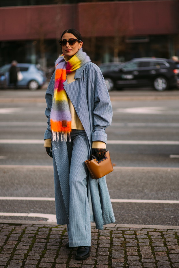 Te torebki, buty i dodatki ma w szafie każda skandynawska it-girl. Królują na ulicach Kopenhagi street style CphFW jesień-zima 2023/2024