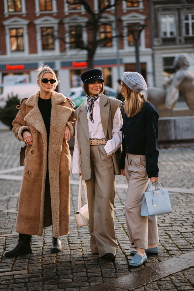 Te torebki, buty i dodatki ma w szafie każda skandynawska it-girl. Królują na ulicach Kopenhagi street style CphFW jesień-zima 2023/2024