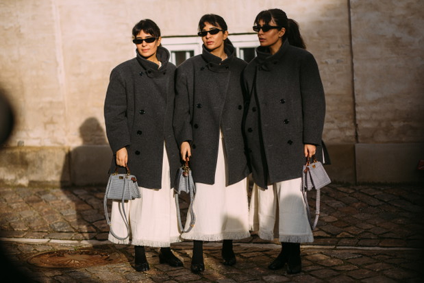 Te torebki, buty i dodatki ma w szafie każda skandynawska it-girl. Królują na ulicach Kopenhagi street style CphFW jesień-zima 2023/2024
