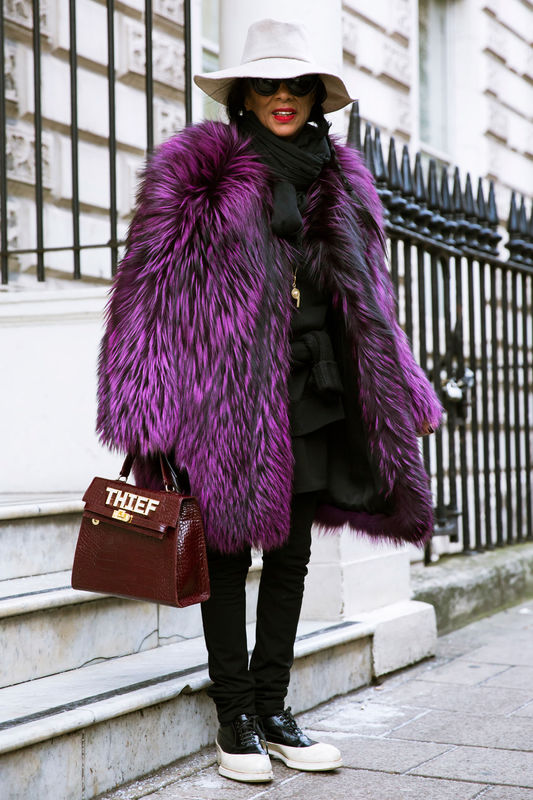 Modne nakrycia głowy street fashion
