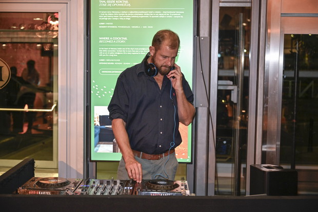 Verdant Bar DJ