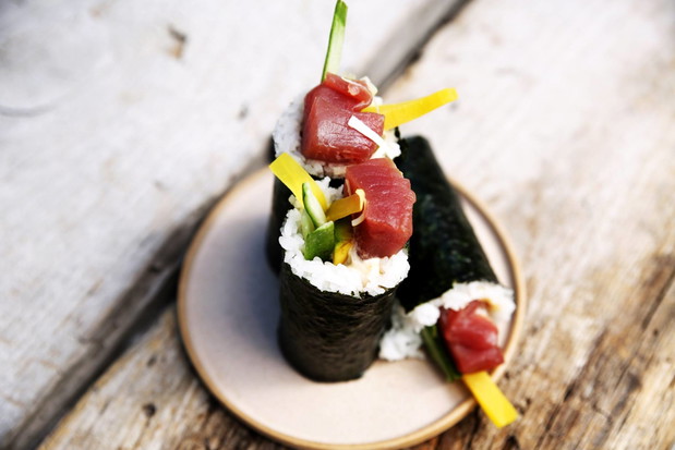 Warszawa pokochała sushi w rolkach!