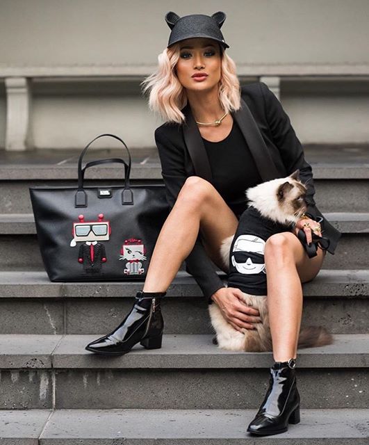 Karl Lagerfeld i Choupette - ubrania i dodatki od modowej pary