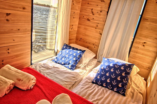 HT Houseboats