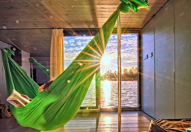 HT Houseboats
