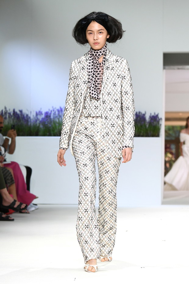Sylwetka z kolekcji Giambattista Valli