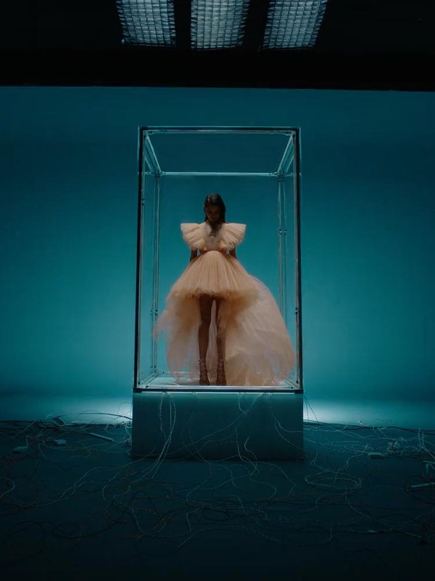 Sukienka Giambattista Valli x H&M