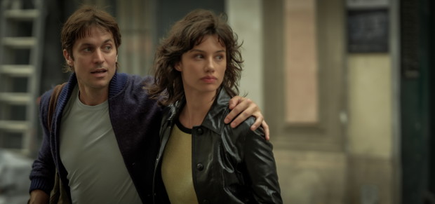 Lucas Bravo gra w „Libre” w reżyserii Mélanie Laurent