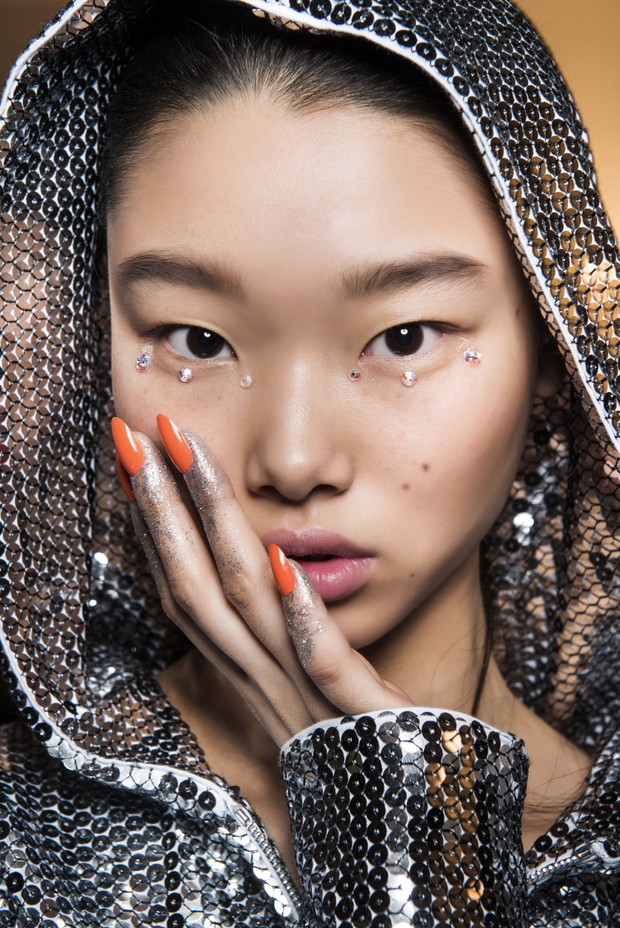 Manicure wiosna-lato 2018. Modne paznokcie i trendy! Jeremy Scott