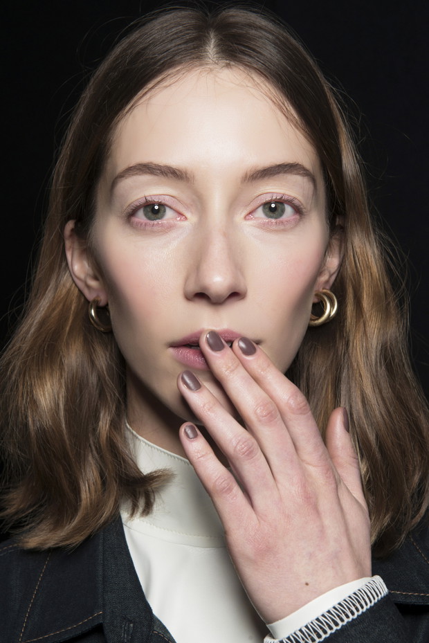 Modne paznokcie: manicure na jesień 2018. Colovos