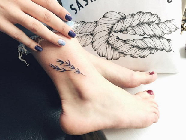 Tatuaże kwiaty, tatuaże rośliny, fot. instagram.com/catherine_harmony