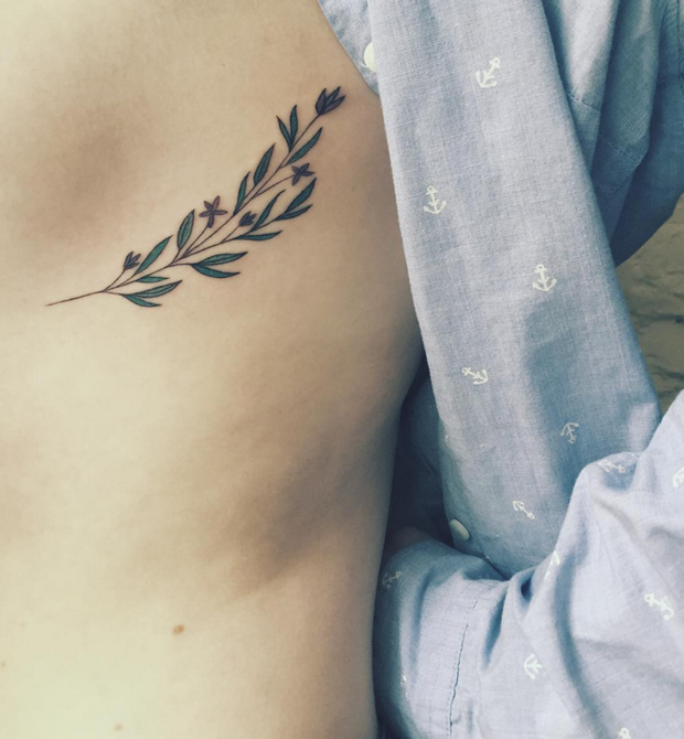 Tatuaże kwiaty, tatuaże rośliny, fot. instagram.com/catherine_harmony
