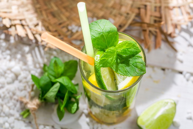 5 sposobów na to, by zużywać mniej plastiku, fot. Fotolia