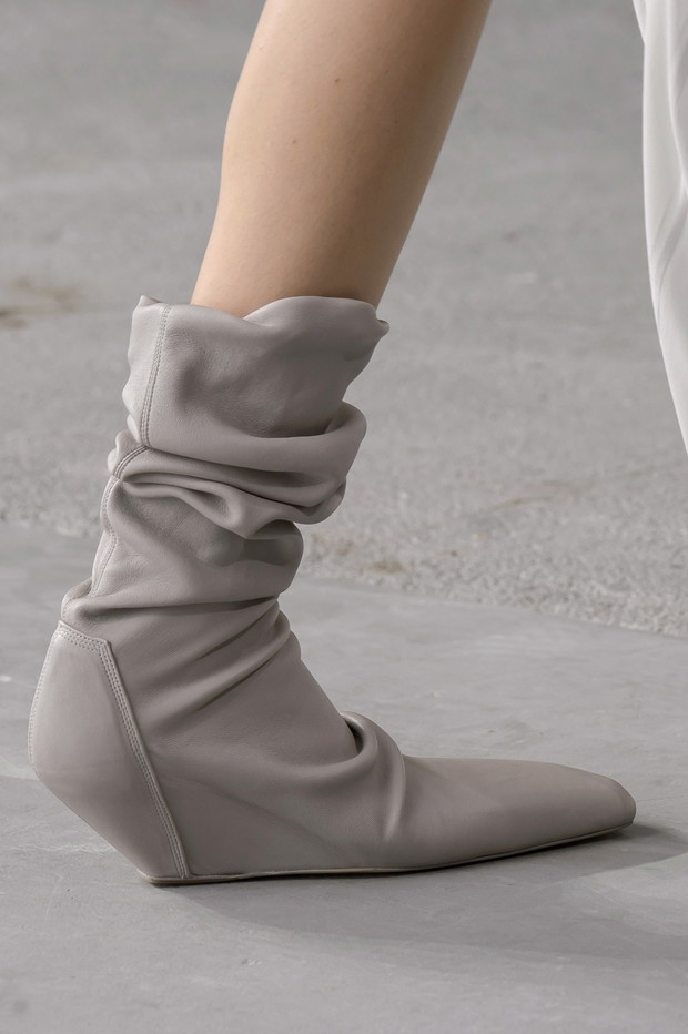 Dziwne buty