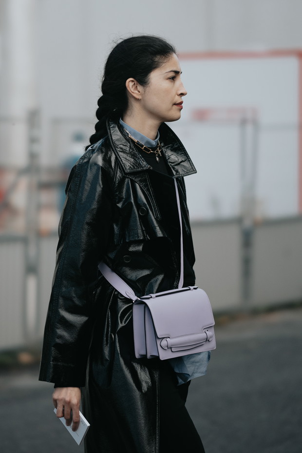 Torebki, buty i dodatki - street style z Paryża