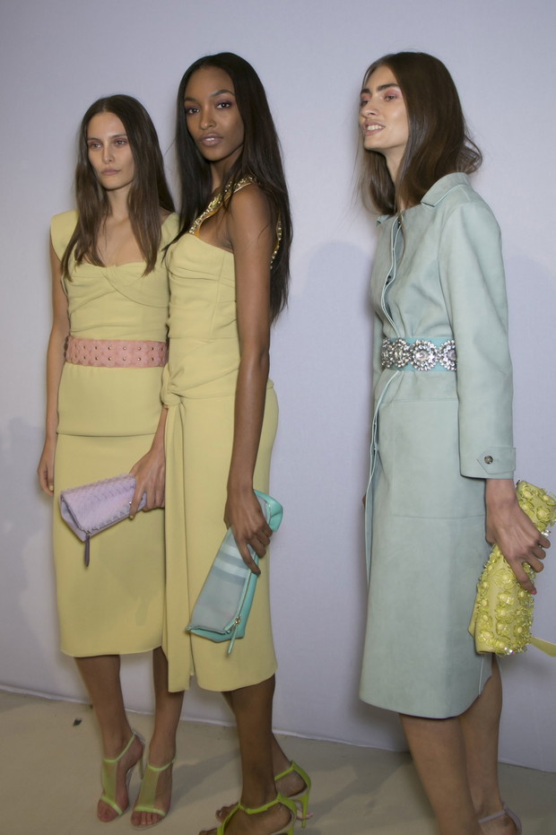 Backstage pokazu Burberry wiosna-lato 2014