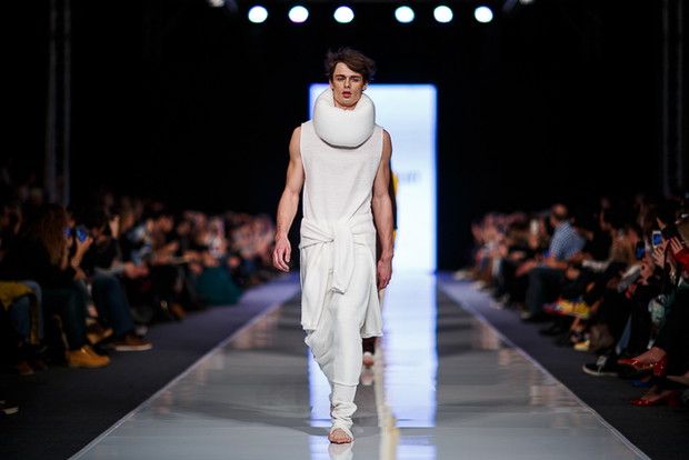 Fashion Week Poland: Jivika Biervliet wiosna-lato 2014