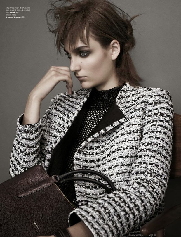 Mroczna Zuzanna Bijoch w sesji dla W Korea