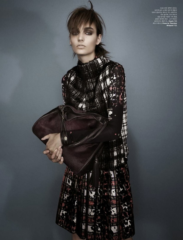 Mroczna Zuzanna Bijoch w sesji dla W Korea