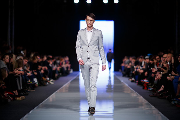 Fashion Week Poland: Wojtek Haratyk wiosna-lato 2014