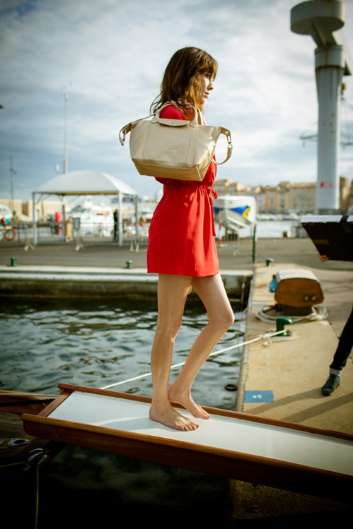 Alexa Chung w wiosennej kampanii Longchamp