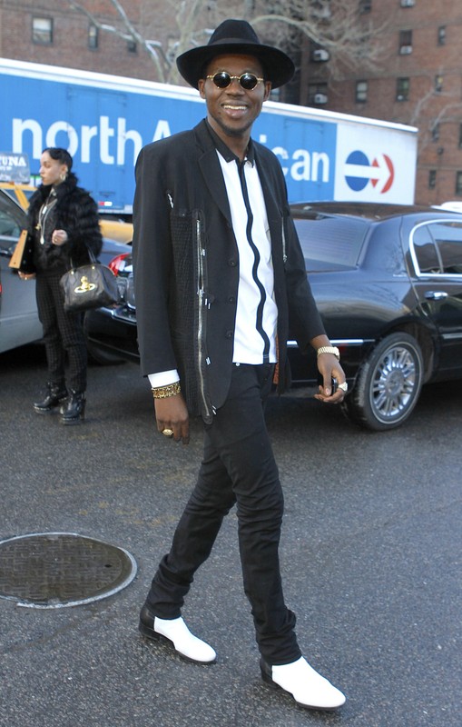 Theophilus London idzie na pokaz DVF jesień-zima 2013/2014 w Nowym Jorku, fot. East News