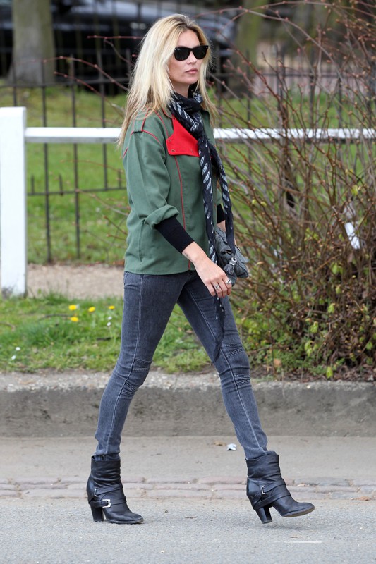 40. najlepszych stylizacji na 40.urodziny Kate Moss!