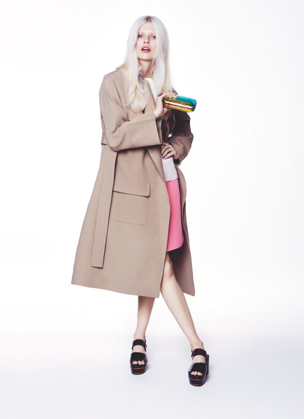 Ola Rudnicka podbija świat!, fot. Magdalena Łuniewska płaszcz Celine, top Bohoboco, spódnica Simone Rocha/Net-a-porter.com, buty COS, torebka Kotur/Net-a-porter