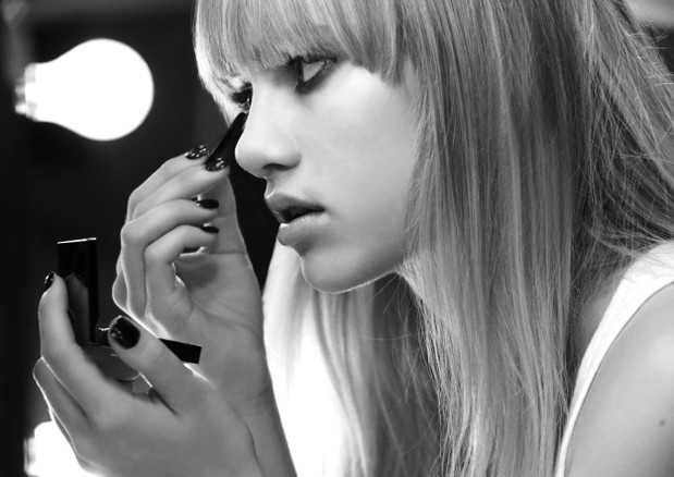 Suki Waterhouse ambasadorką zapachu Burberry Brit Rhythm