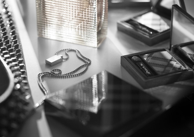 Suki Waterhouse ambasadorką zapachu Burberry Brit Rhythm