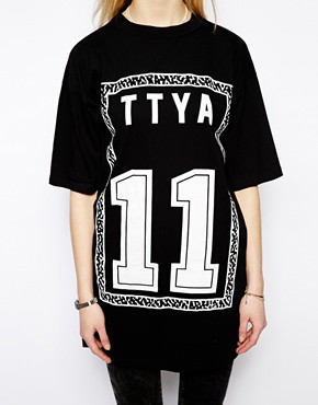 Trendy 2014: ubrania z numerami