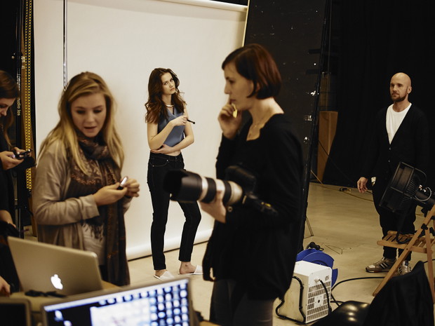 Kulisy sesji Avon Beauty School: skóra muśnięta słońcem
