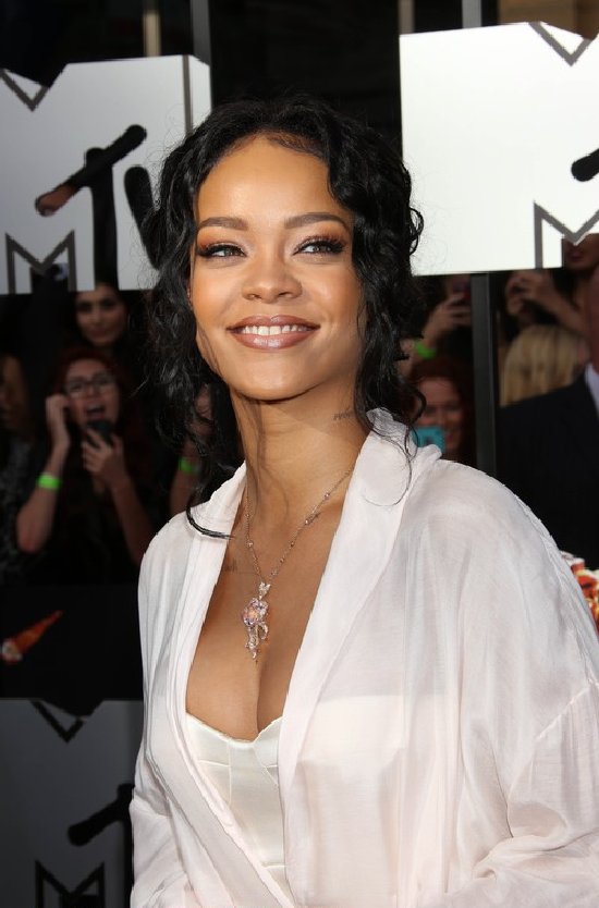 MTV Movie Awards 2014: makijaż i fryzury gwiazd