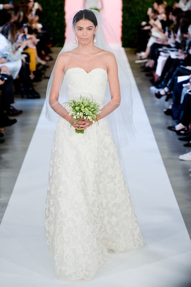 Suknie ślubne wiosna 2015: Oscar de la Renta
