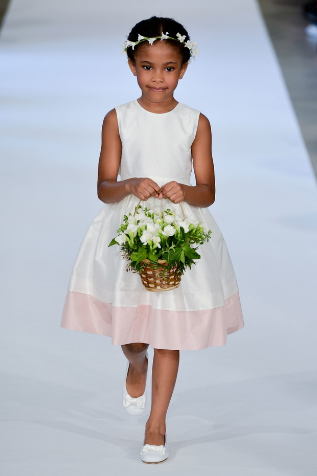 Suknie ślubne wiosna 2015: Oscar de la Renta