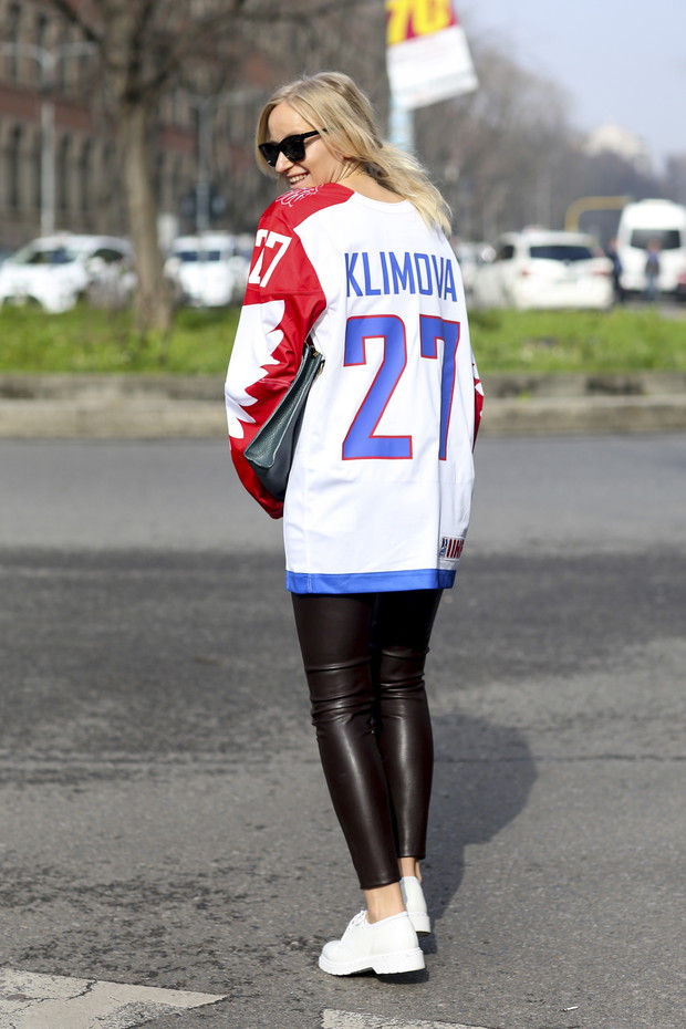 Białe buty - street fashion