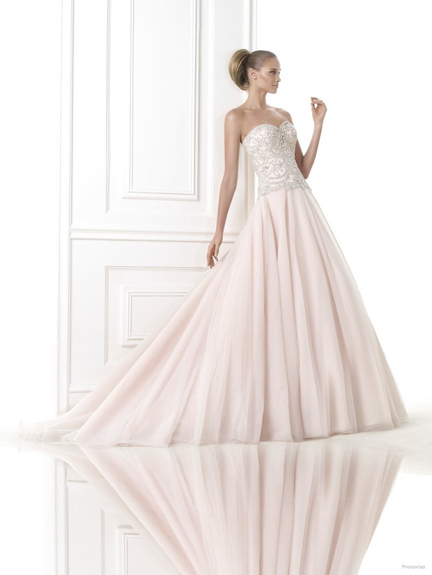 Suknie ślubne Pronovias Crystal